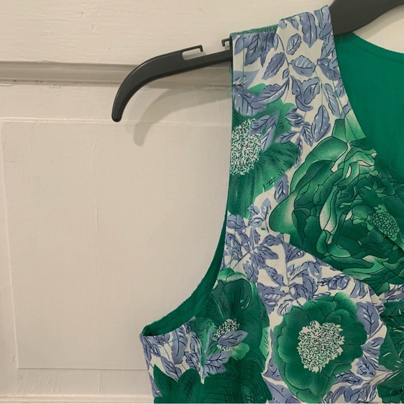 TCEC Hydrangea Floral A-Line Ruffle Bust Detail Feminine Preppy Midi Dress - Picture 5 of 16